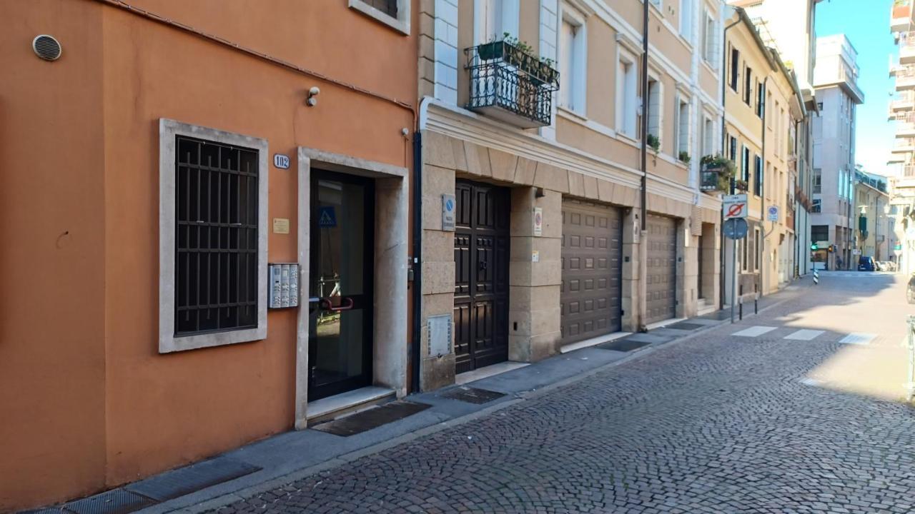 Al Teatro Apartment Padova Room photo